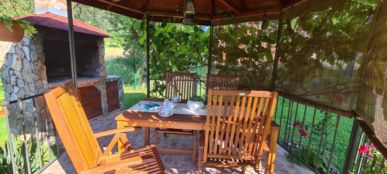Ferienwohnung Bivium Otočac Exterior foto